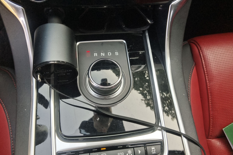 捷豹XE 2017款 2.0T 200PS R-Sport局部细节18