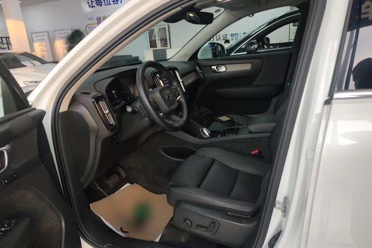 沃尔沃XC40 2024款 B4 四驱智远豪华版中控内饰19