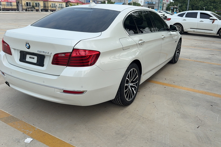 宝马5系 2014款 525Li 豪华设计套装车身外观6004