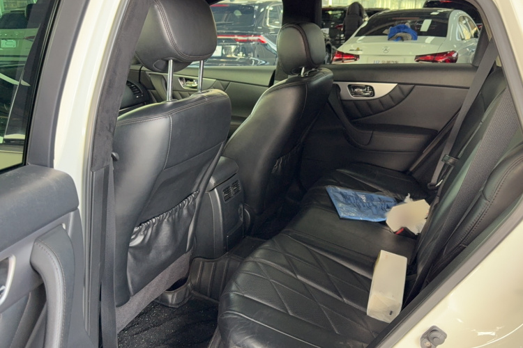 英菲尼迪FX 2011款 FX35 标准版中控内饰7002