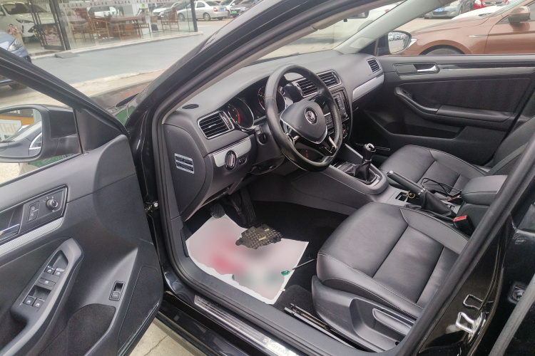 大众 速腾 2015款 1.6L 手动舒适型中控内饰7003