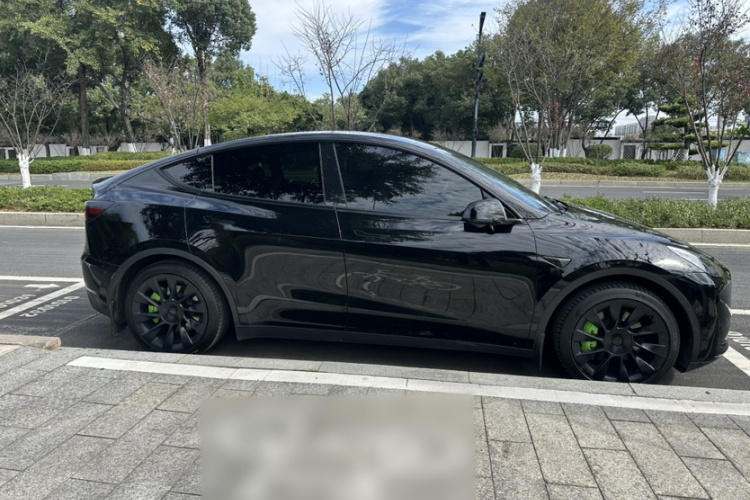 特斯拉 Model Y 2022款 后轮驱动版车身外观6006