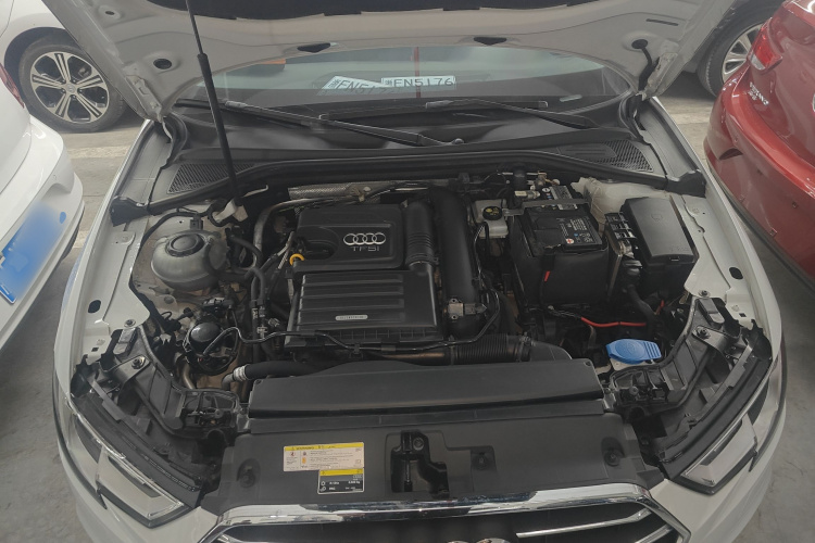 奥迪A3 2020款 改款 Limousine 35 TFSI 进取型 国VI机舱底盘24