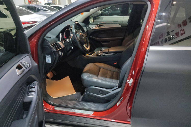 奔驰GLE轿跑 2017款 GLE 320 4MATIC 轿跑SUV中控内饰19
