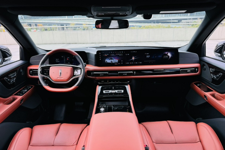 林肯 飞行家 2024款 3.0T V6 四驱奢雅版 六座中控内饰7001