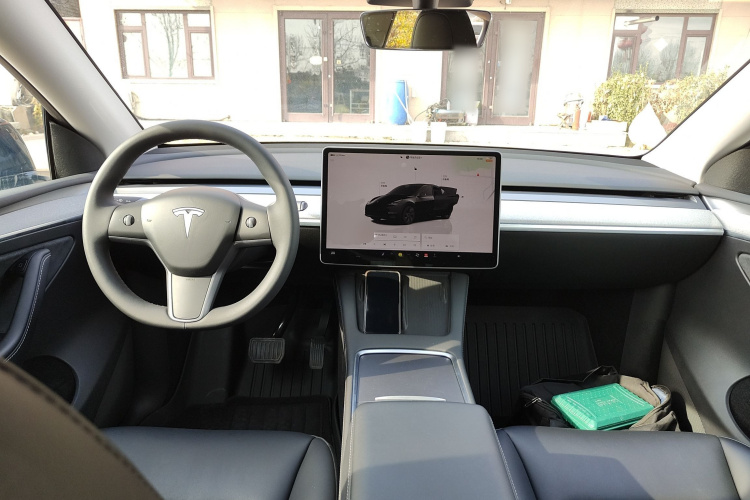 特斯拉 Model Y 2023款 后轮驱动版中控内饰12