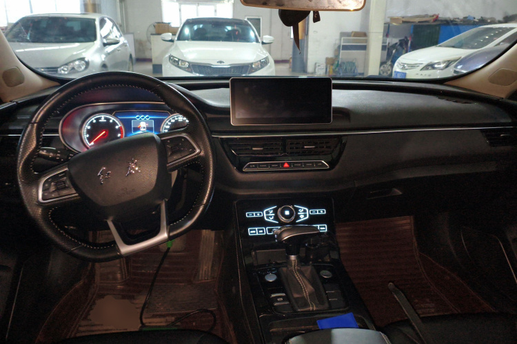 红旗H5 2018款 30TD 型动版中控内饰12