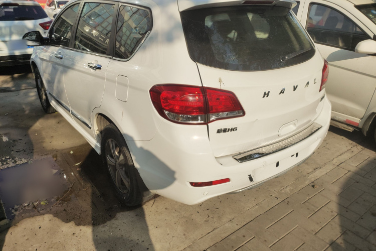 哈弗H6 2015款 升级版 1.5T 手动两驱都市型车身外观4