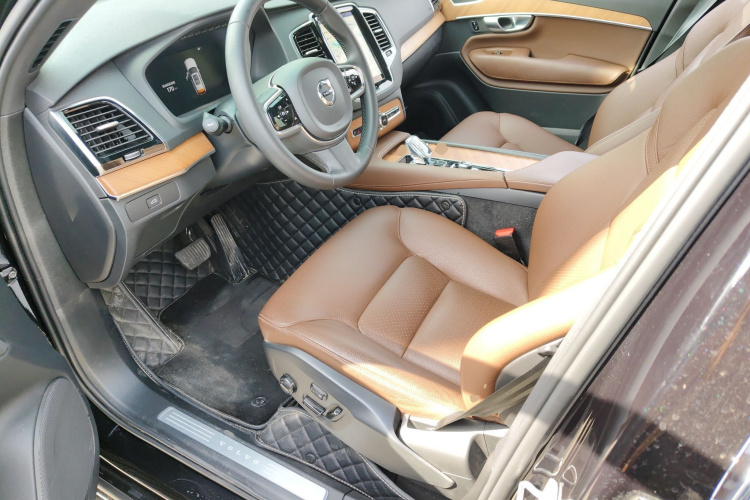 沃尔沃XC90 2024款 B6 智逸豪华版 7座中控内饰20