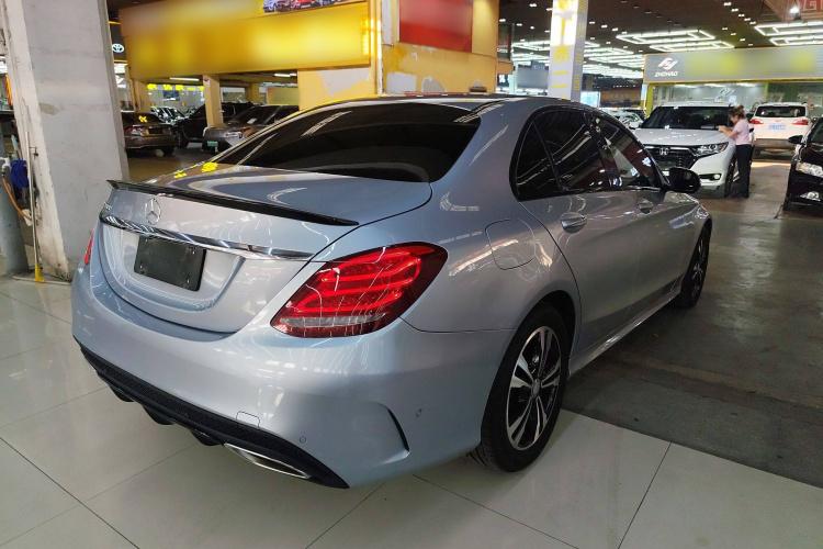 奔驰C级 2017款 C 200 运动版车身外观7