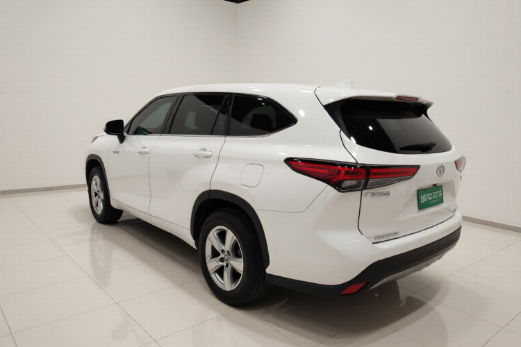 丰田 汉兰达 2023款 2.5L智能电混双擎四驱精英版 7座车身外观5