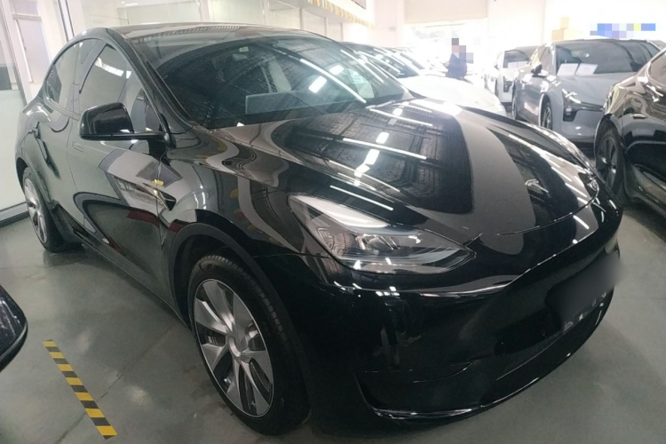 特斯拉 Model Y 2022款 后轮驱动版车身外观3