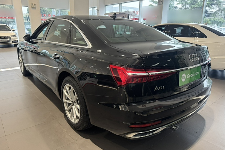 奥迪A6L 2023款 40 TFSI 豪华致雅型车身外观6002