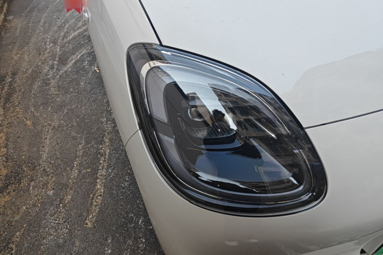 五菱汽车 宏光MINIEV 2025款 四门版 进阶款车身外观8