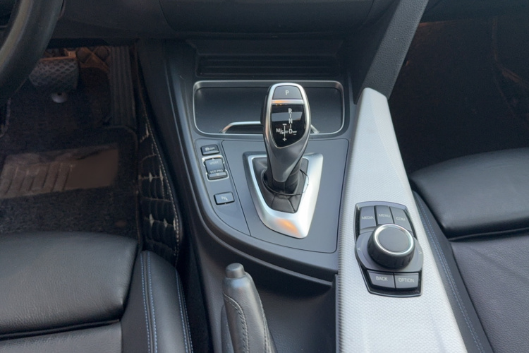 宝马3系 2018款 320i M运动套装局部细节18