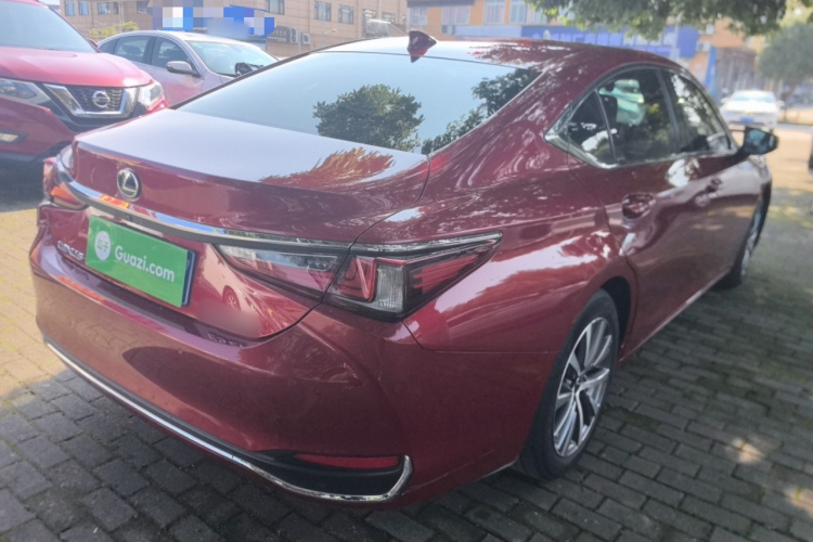 雷克萨斯ES 2020款 200 卓越版车身外观7