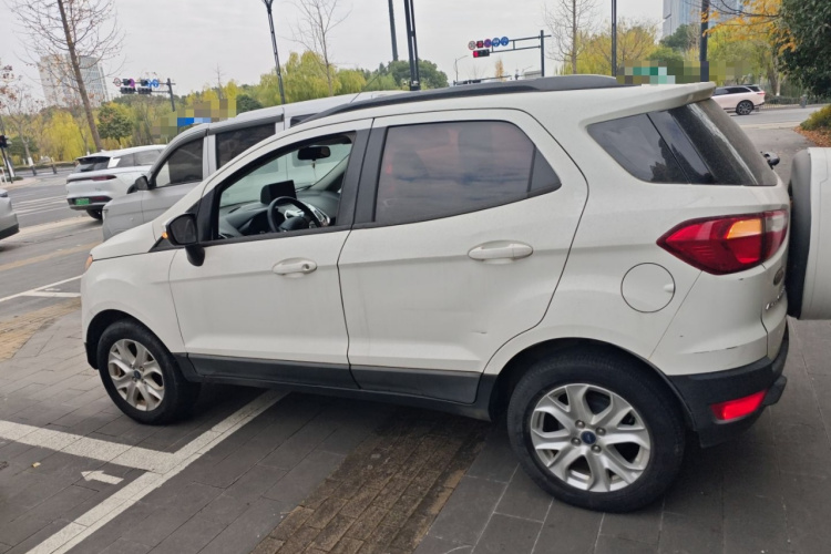 福特 翼搏 2013款 1.5L 自动风尚型车身外观4