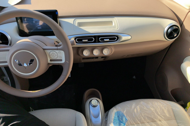 五菱汽车 宏光MINIEV 2025款 四门版 进阶款中控内饰12