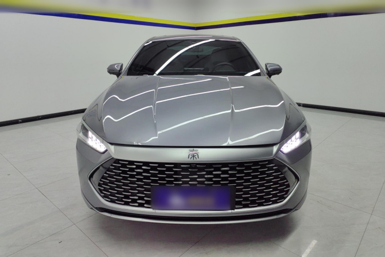 比亚迪 秦PLUS 2023款 冠军版 DM-i 55KM超越型车身外观2