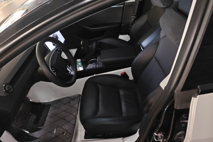 特斯拉 Model 3 2023款 长续航全轮驱动版局部细节19