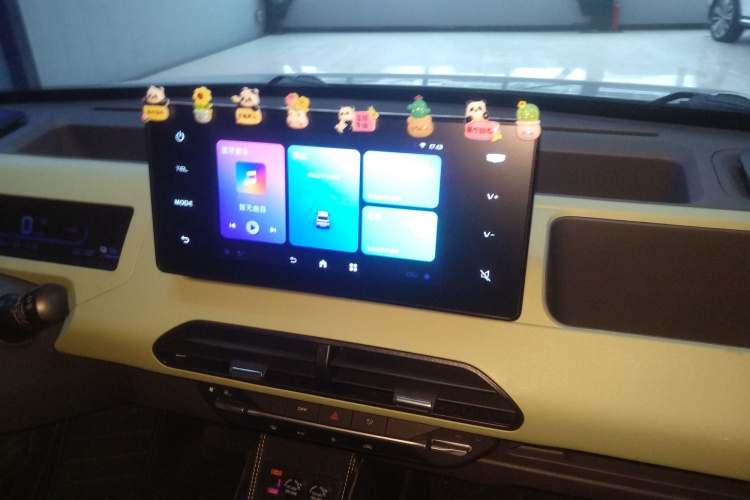 吉利银河 2024款 熊猫mini 200km 耐力熊局部细节16