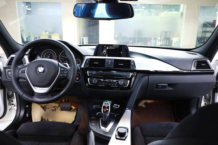 宝马3系 2017款 320i M运动型局部细节13