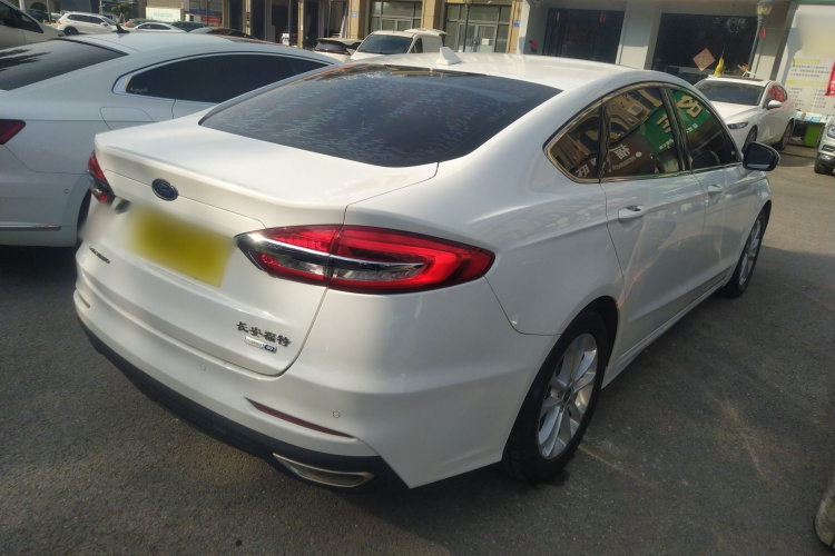 福特 蒙迪欧 2020款 EcoBoost 180 时尚型车身外观7