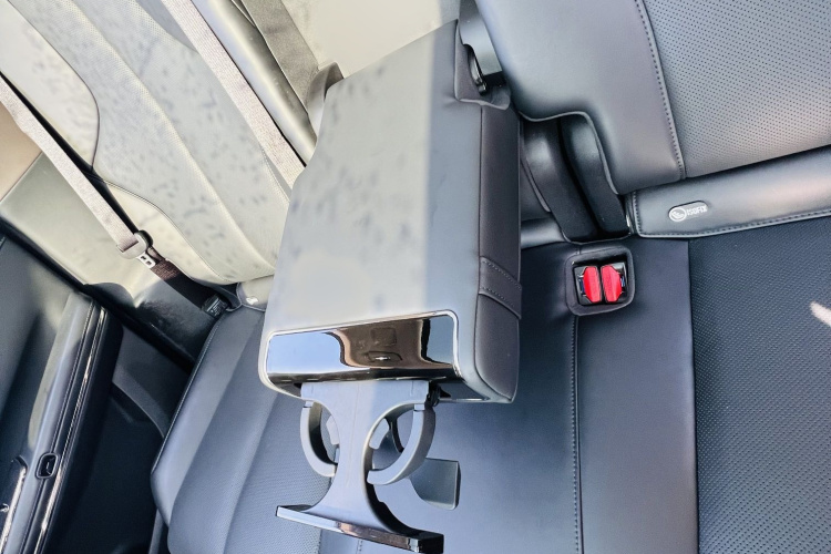 昊铂HT 2023款 670 后驱特高压NDA版中控内饰7004