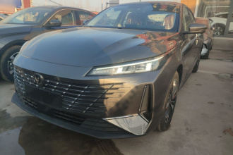 长安 逸动PHEV 2025款 智慧新蓝鲸 145KM 战舰版