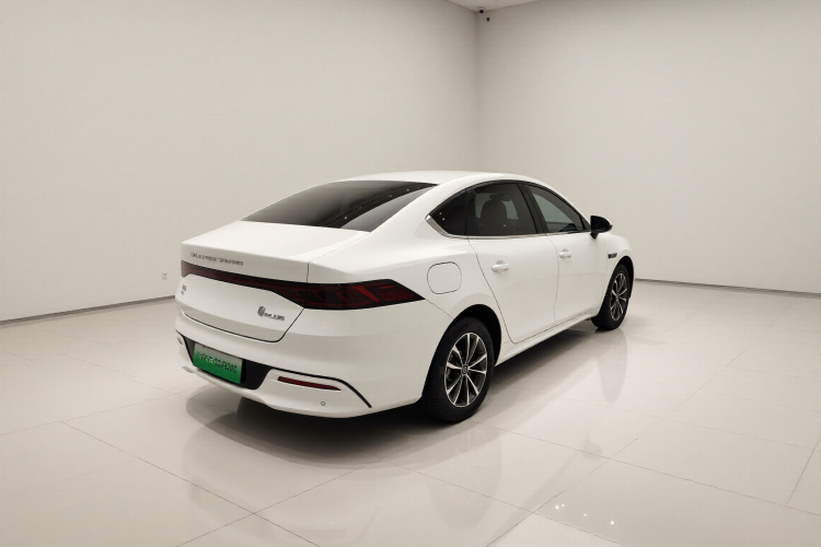 比亚迪 秦PLUS 2023款 冠军版 DM-i 55KM领先型车身外观7