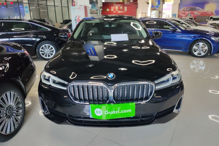 宝马5系 2021款 525Li 豪华套装车身外观2