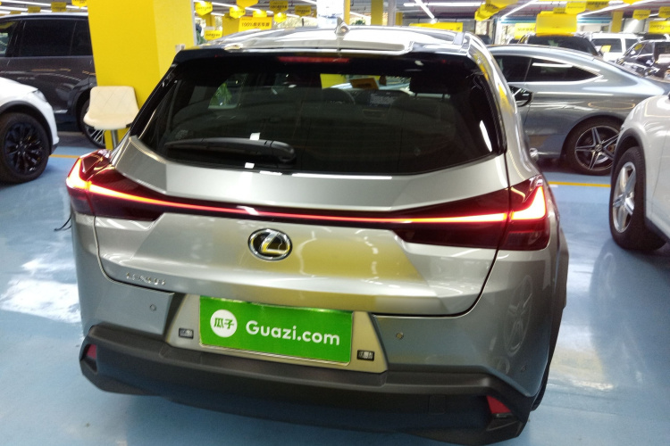 雷克萨斯UX 2022款 260h 探·趣版车身外观6004