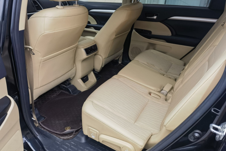 丰田 汉兰达 2021款 2.0T 四驱精英版 7座中控内饰7004