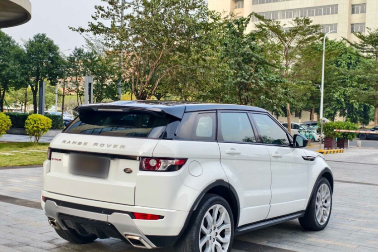 路虎 揽胜极光(进口) 2014款 2.0T 5门耀动版车身外观6009