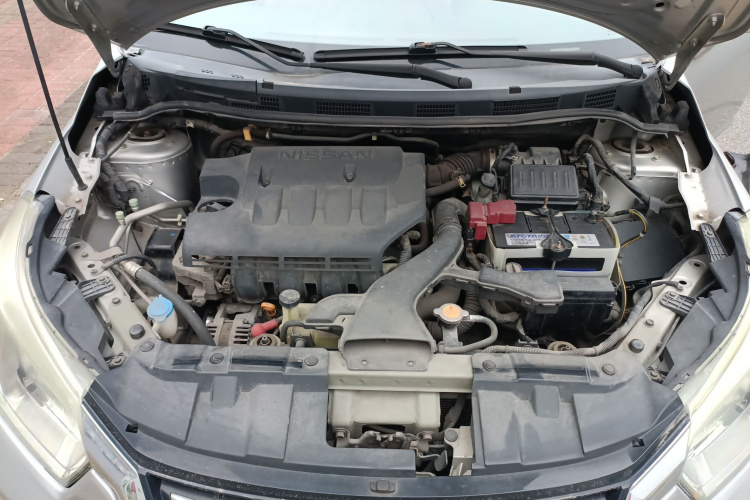 启辰D50 2015款 1.6L 手动时尚版机舱底盘24