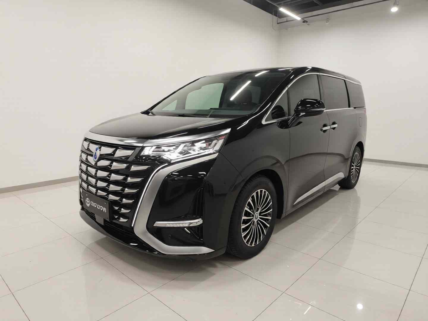 腾势D9 2024款 DM-i 980 四驱尊荣型(2)