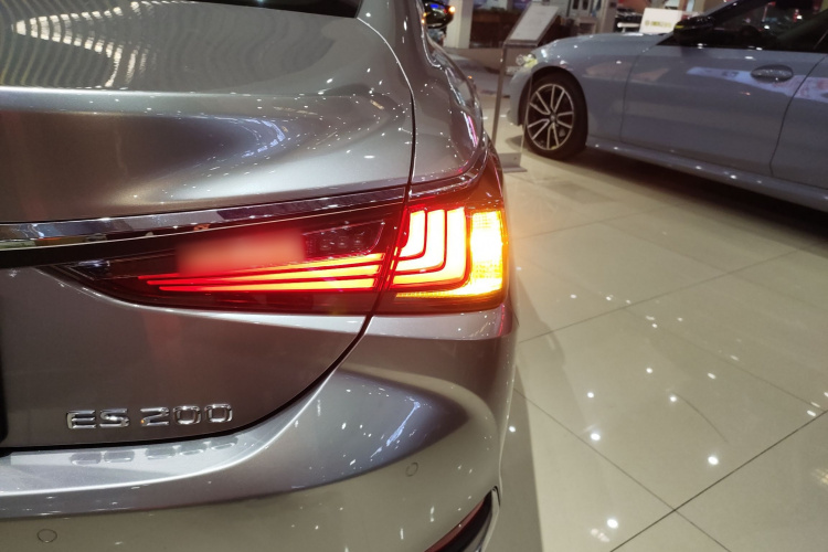 雷克萨斯ES 2023款 200 卓越版车身外观6006