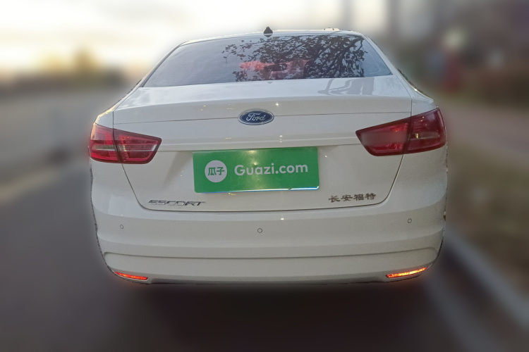 福特 福睿斯 2017款 改款 1.5L 自动舒适型车身外观6