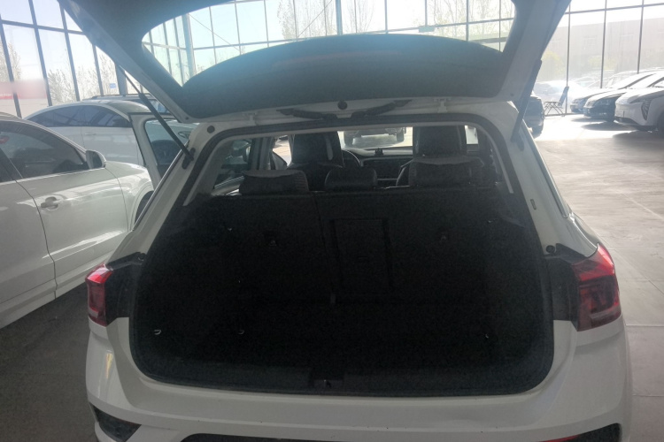 大众 T-ROC探歌 2020款 280TSI DSG两驱精英型机舱底盘23