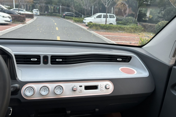 五菱汽车 宏光MINIEV 2021款 马卡龙时尚款 磷酸铁锂中控内饰7005