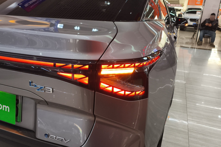 丰田bZ3 2024款 517km 精英PRO车身外观9