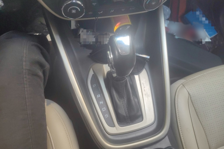 福特 福睿斯 2015款 1.5L 自动时尚型局部细节18