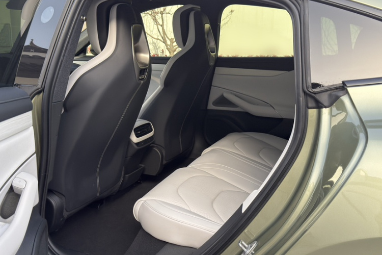 小米汽车 小米SU7 2024款 后驱标准创始版中控内饰7001