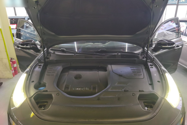 领克02 2019款 高能版 2.0T 自动两驱劲Pro版 国VI机舱底盘24