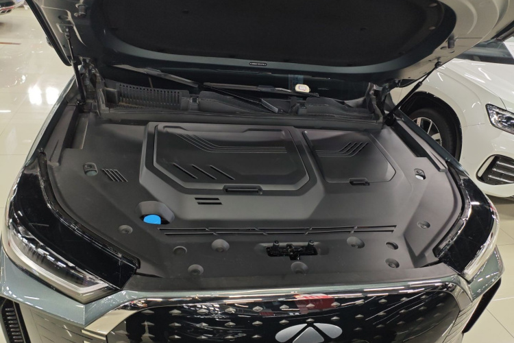 奇瑞 风云T8 2025款 1.5T 130km尊享版 5座机舱底盘24