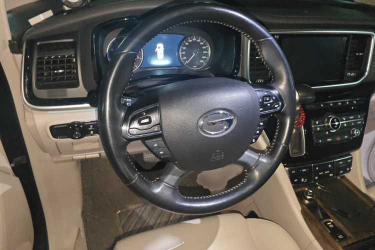 广汽传祺 传祺M8 2018款 320T 旗舰版中控内饰13