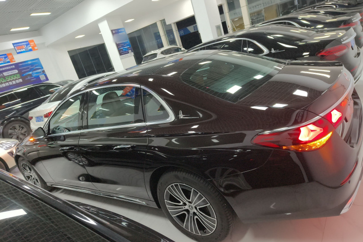 奔驰E级 2025款 改款 E 260 L车身外观6003