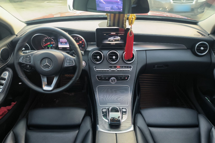 奔驰C级 2015款 改款 C 180 L 运动型中控内饰7003