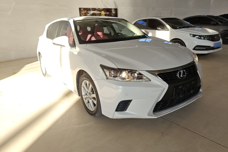 雷克萨斯CT 2014款 CT200h 精英版 单色车身外观3