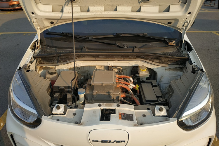 荣威 科莱威CLEVER 2022款 311km元气啵啵版机舱底盘24